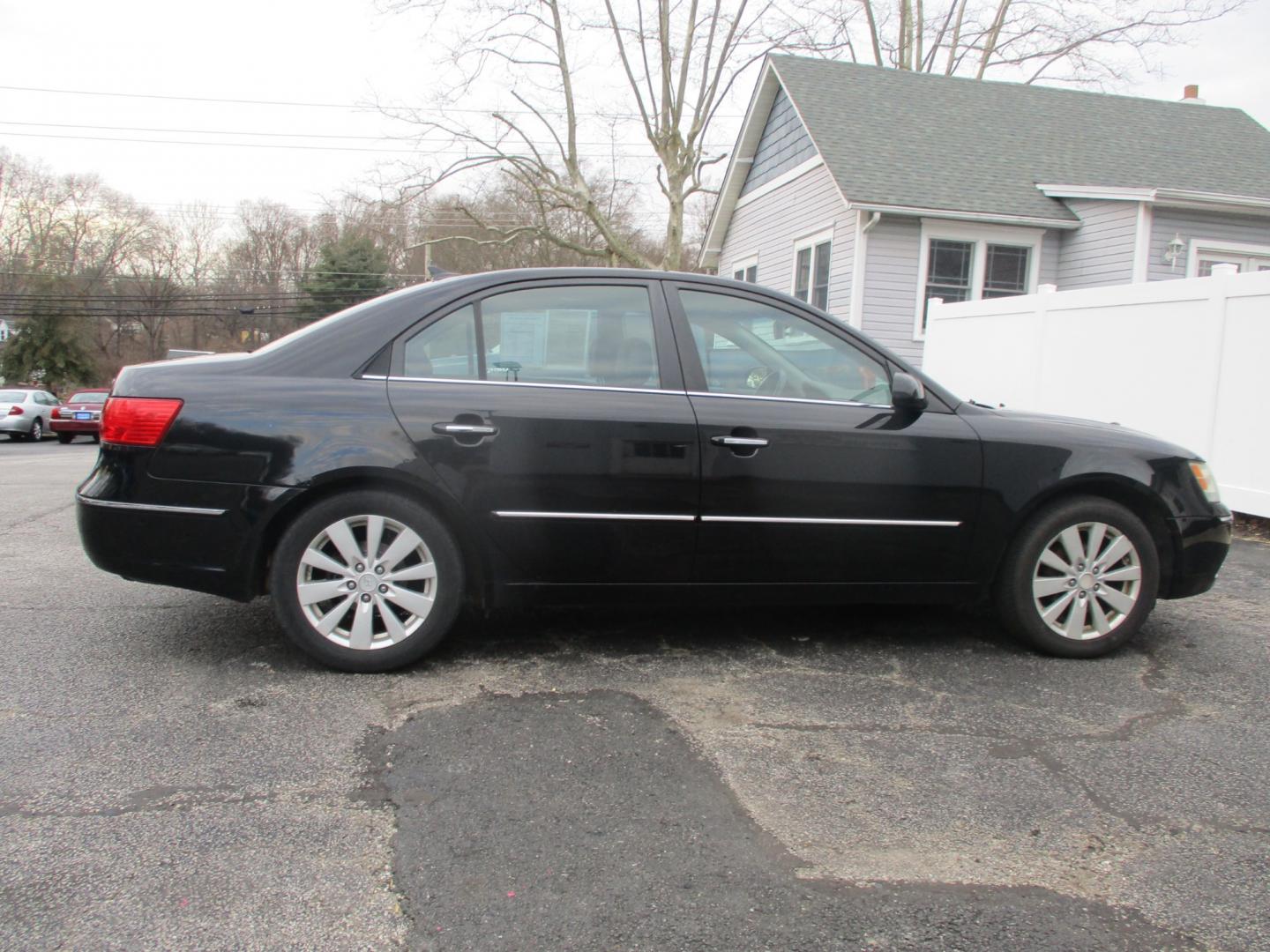 2010 BLACK Hyundai Sonata (5NPEU4AC7AH) , AUTOMATIC transmission, located at 540a Delsea Drive, Sewell, NJ, 08080, (856) 589-6888, 39.752560, -75.111206 - Photo#8